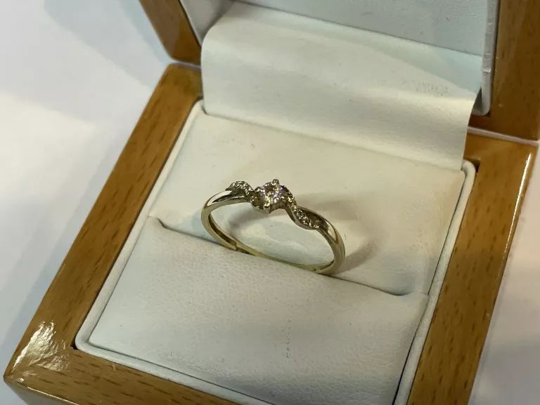 zloty-pierscionek-cyrkonie-585-151g-r18-stan-11323-2