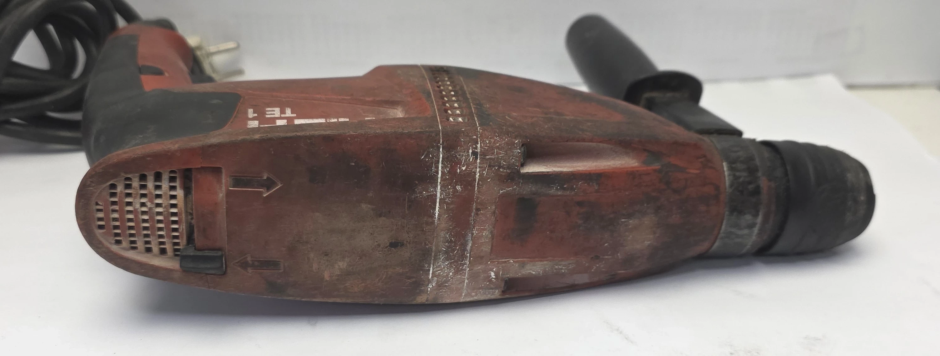 mlotowiertarka-hilti-te-1-energia-udaru-1150