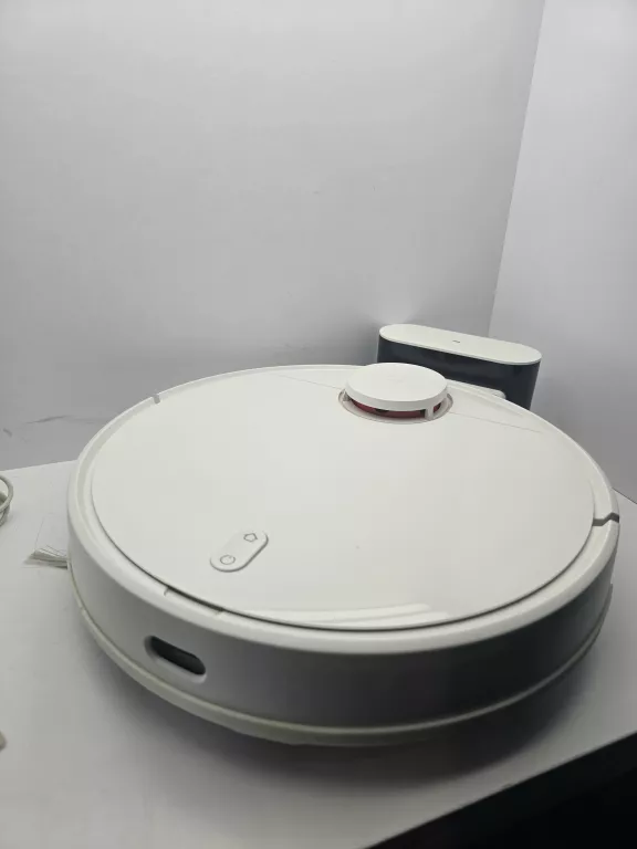 robot-sprzatajacy-mi-vacuum-mop-p-czas-ladowania-330