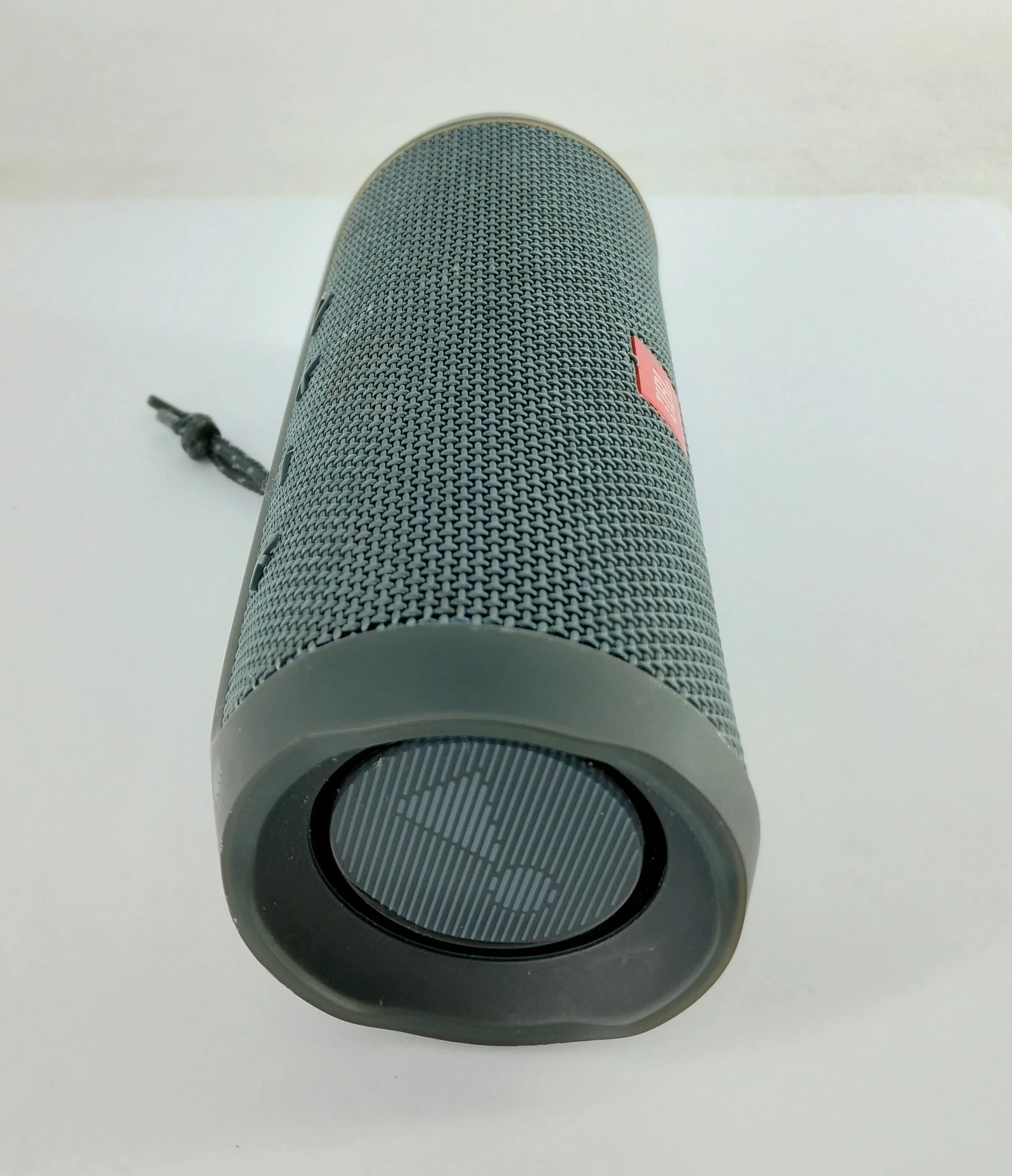 glosnik-jbl-flip-essential-2-funkcje-221089-4