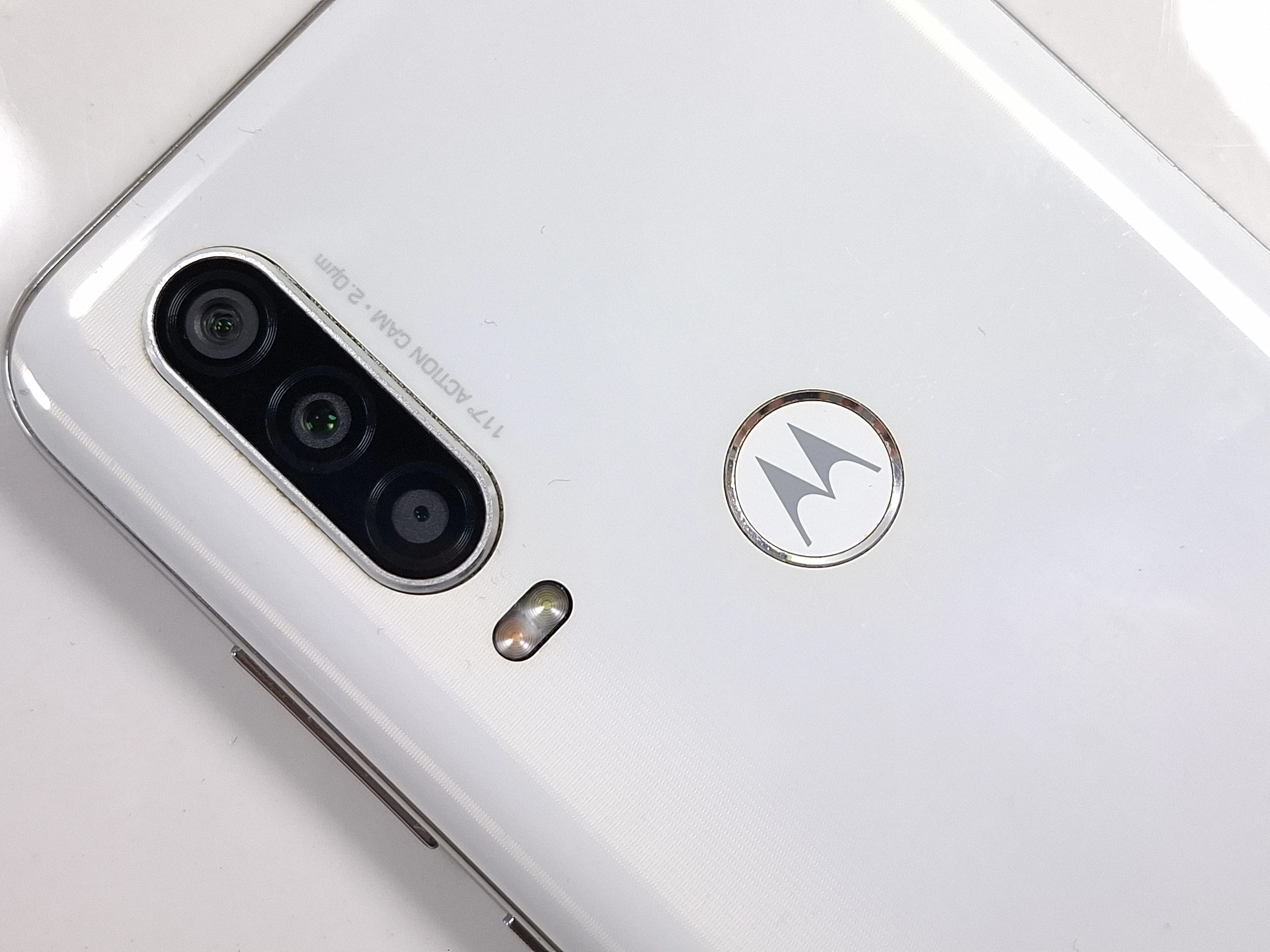 telefon-motorola-one-action-4-gb-128-gb-4g-lte-ean-gtin-723755135437