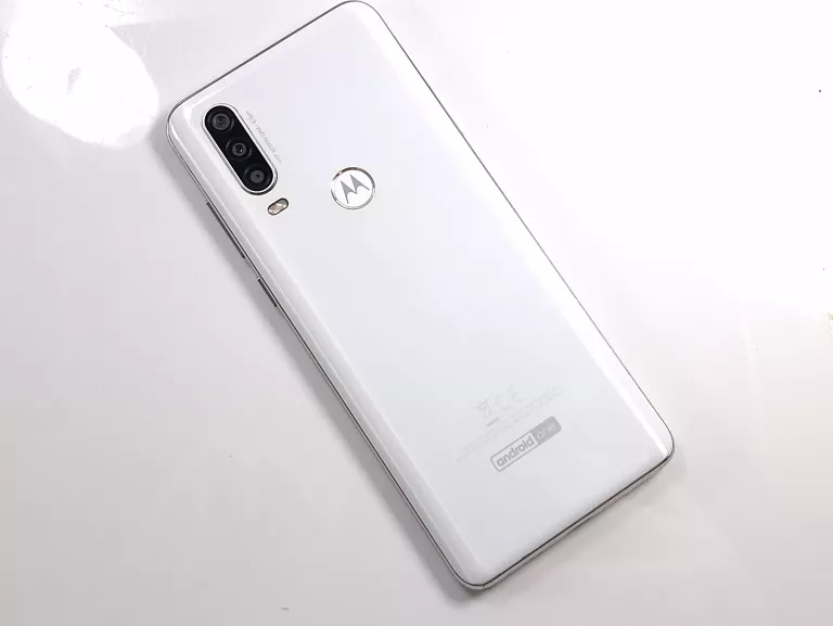 telefon-motorola-one-action-4-gb-128-gb-4g-lte-system-operacyjny-4388-1