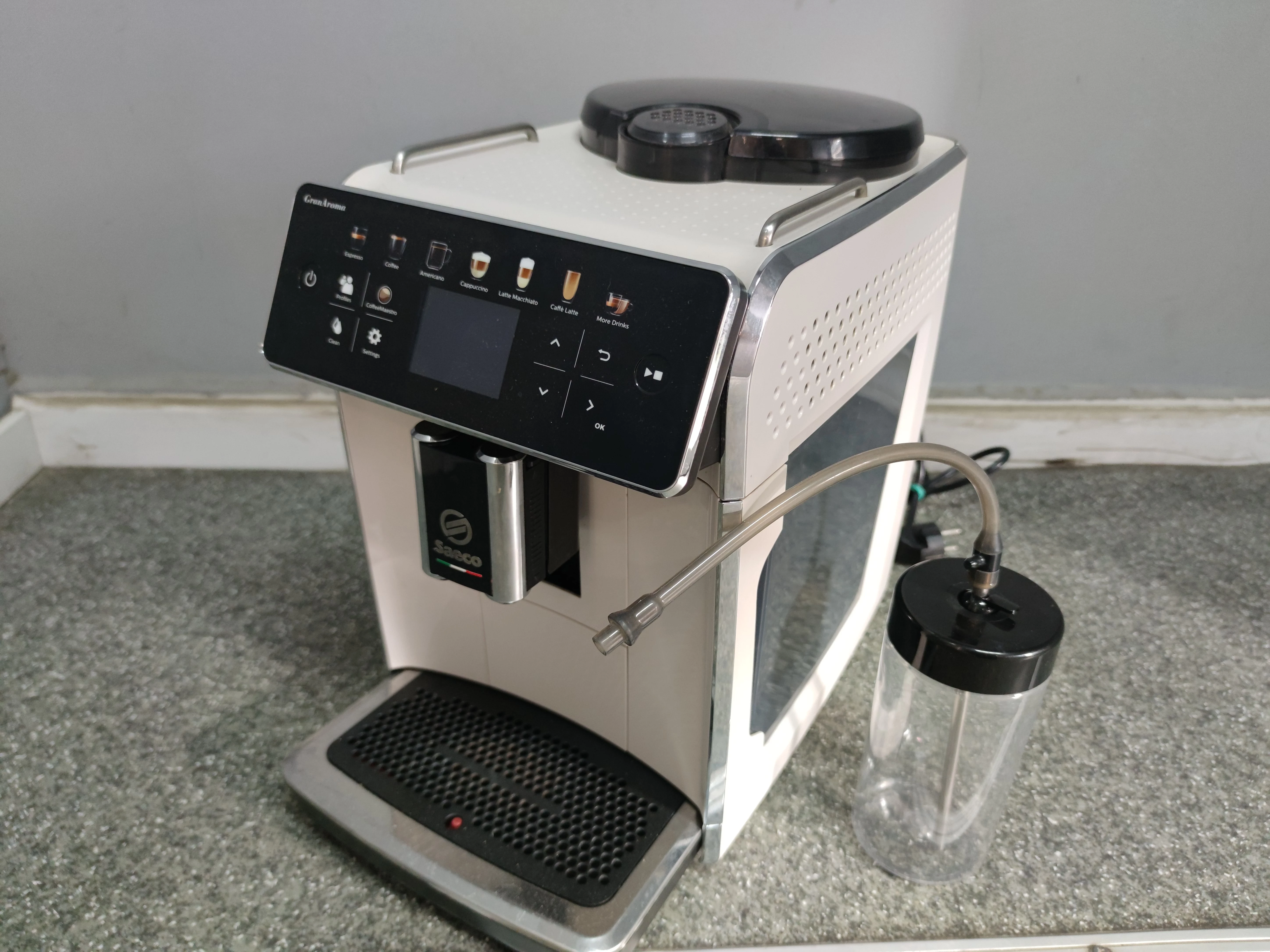 automatyczny-ekspres-cisnieniowy-saeco-granaroma-sm6580-stan-11323-2