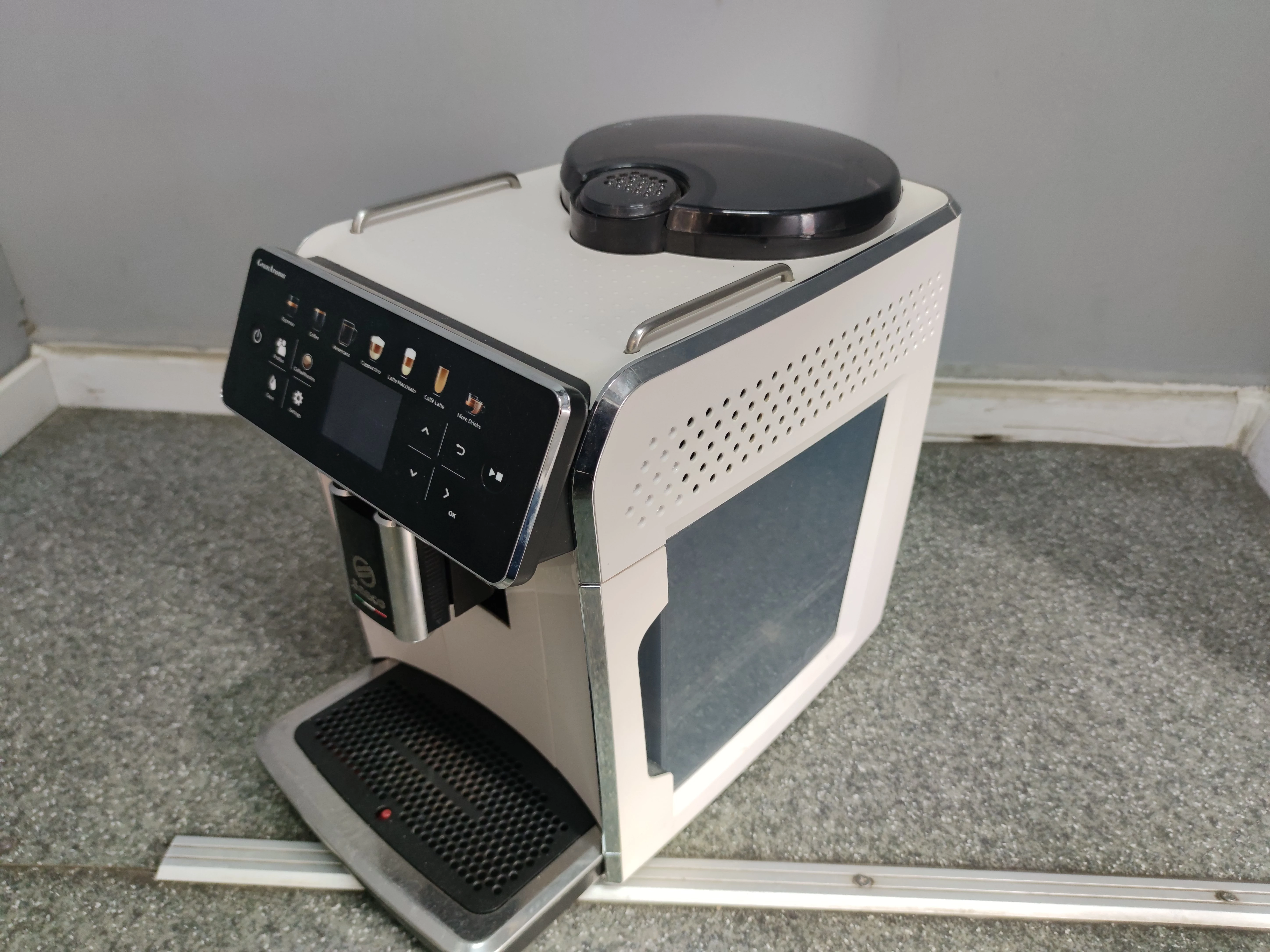 automatyczny-ekspres-cisnieniowy-saeco-granaroma-sm6580-model-granaroma-sm658050