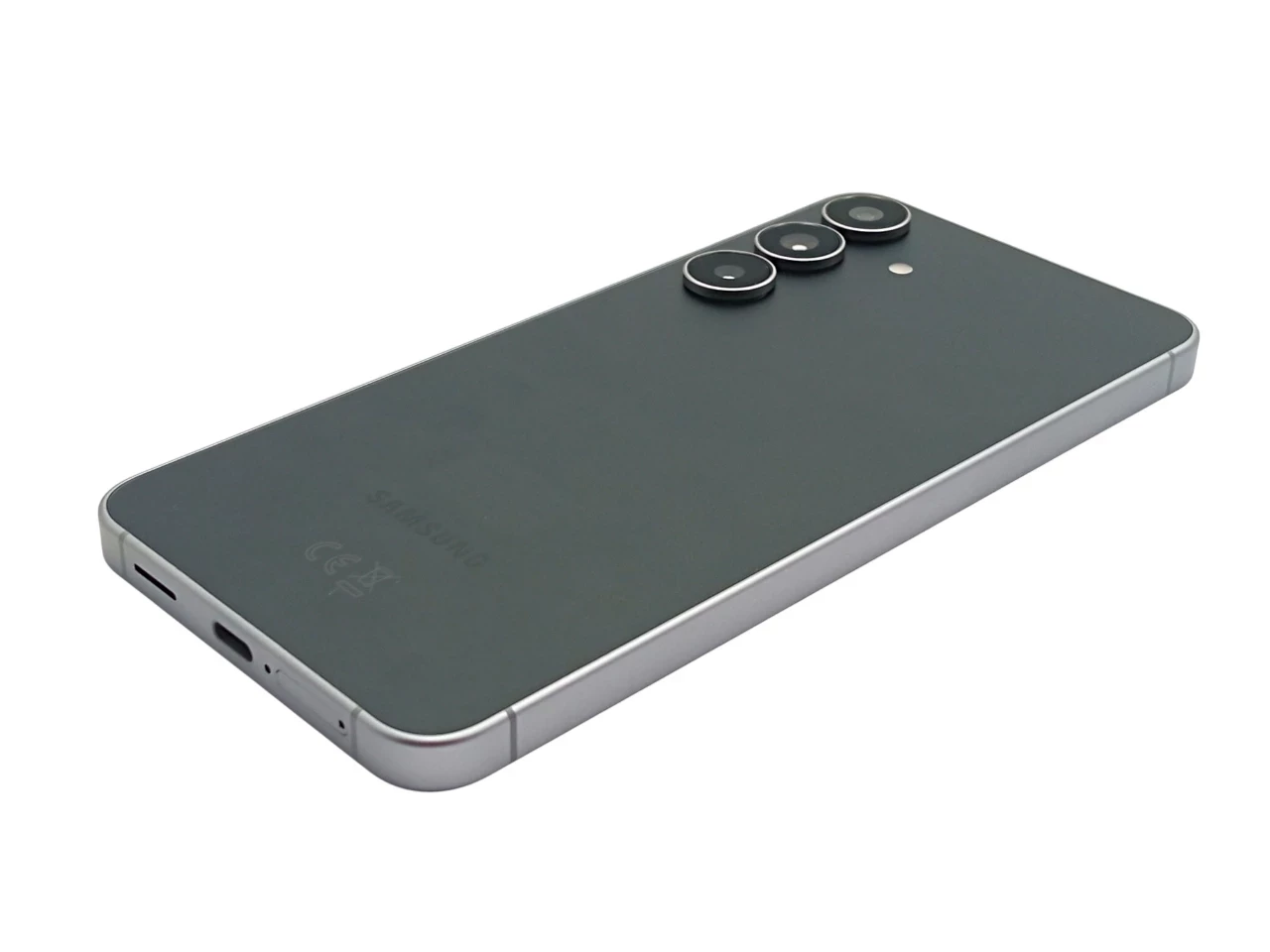 telefon-samsung-galaxy-s25-fe-5g-8128gb-670-120hz-opis-tpl-przekatna-ekranu-670