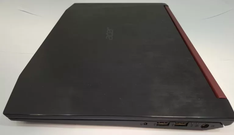 laptop-acer-nitro-an515-31-8464gb-sluchawki-jbl-tune520bt-model-nitro-5
