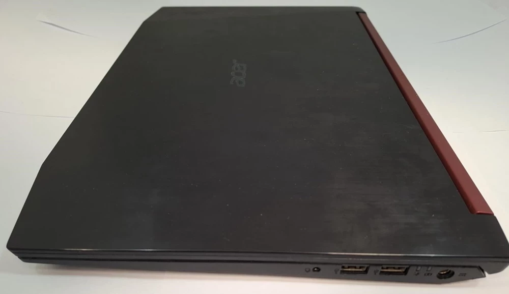 laptop-acer-nitro-an515-31-8464gb-sluchawki-jbl-tune520bt-model-nitro-5