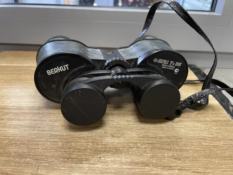 lornetka-berkut-7x35-model-celestron