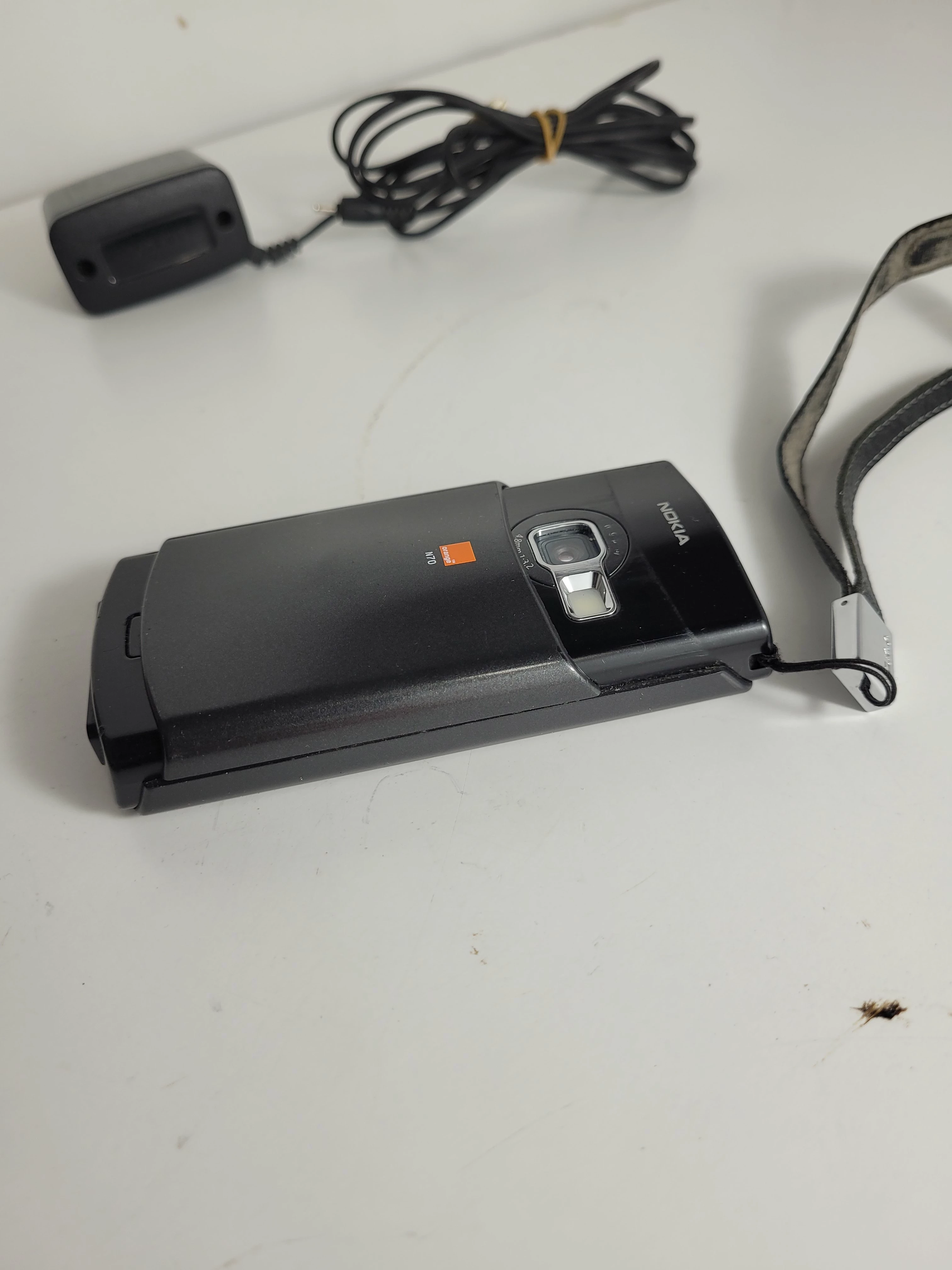 telefon-nokia-n70-przekatna-ekranu-210