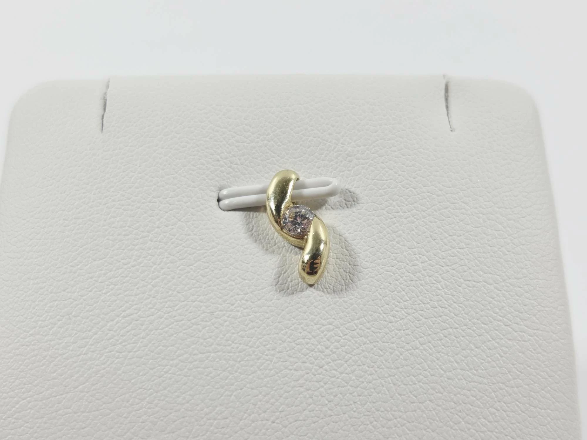 zlota-zawieszka-z-cyrkonia-p585-101g-material-15835-2