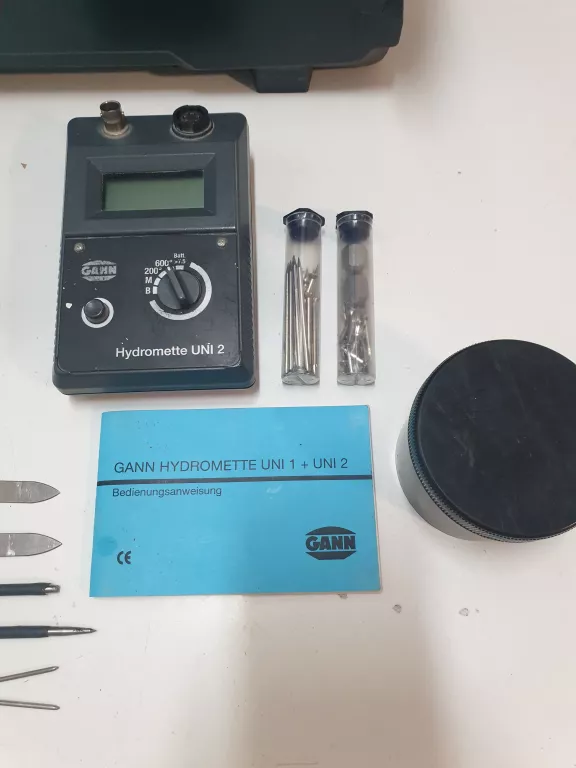 gann-uni-2-wielofunkcyjny-miernik-wilgotnosci-i-temperatury-walizka-marka-248811-1096767