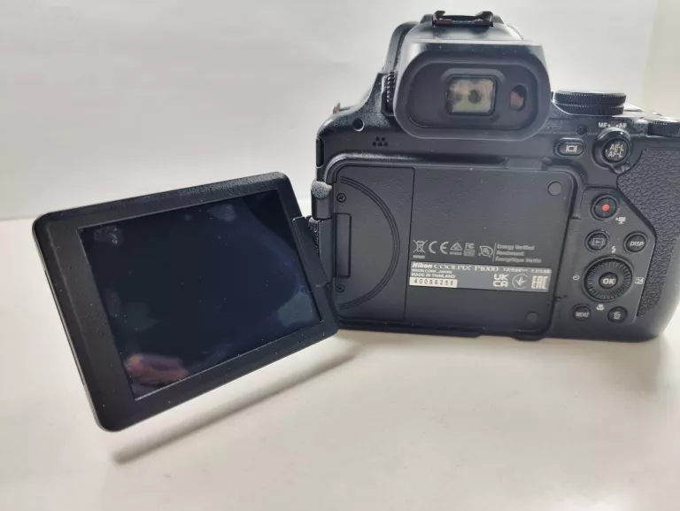 aparat-coolpix-p1000-obiketyw-nikon-equiv-135-24-3000mm-kod-producenta-vqa170ea