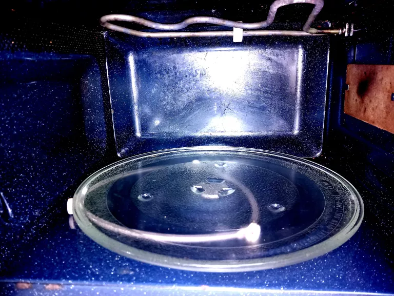 kuchenka-mikrofalowa-samsung-ge83x-stan-11323-2