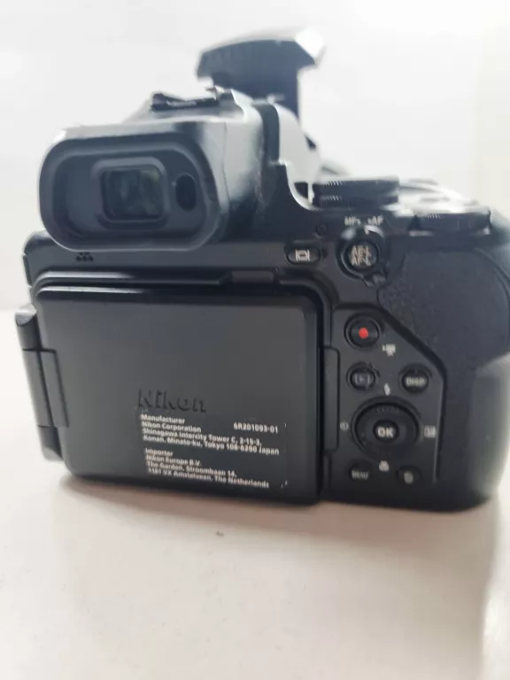 aparat-coolpix-p1000-obiketyw-nikon-equiv-135-24-3000mm-waga-produktu-z-opakowaniem-jednostkowym-2160