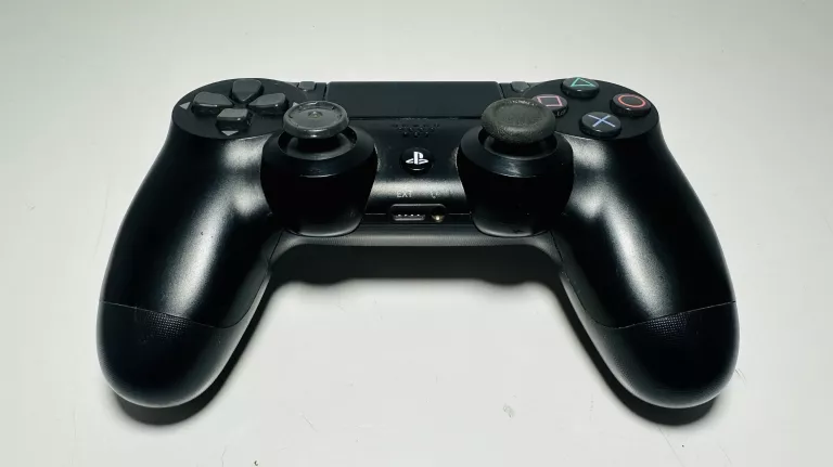 pad-bezprzewodowy-do-ps4-sony-czarny-opis-armii-krajowej-38-tczew