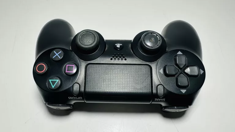 pad-bezprzewodowy-do-ps4-sony-czarny-opis-kod-producenta-9950103