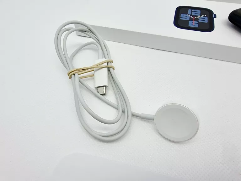 apple-watch-se-gen2-gps-koperta-40mm-material-koperty-212886-258014