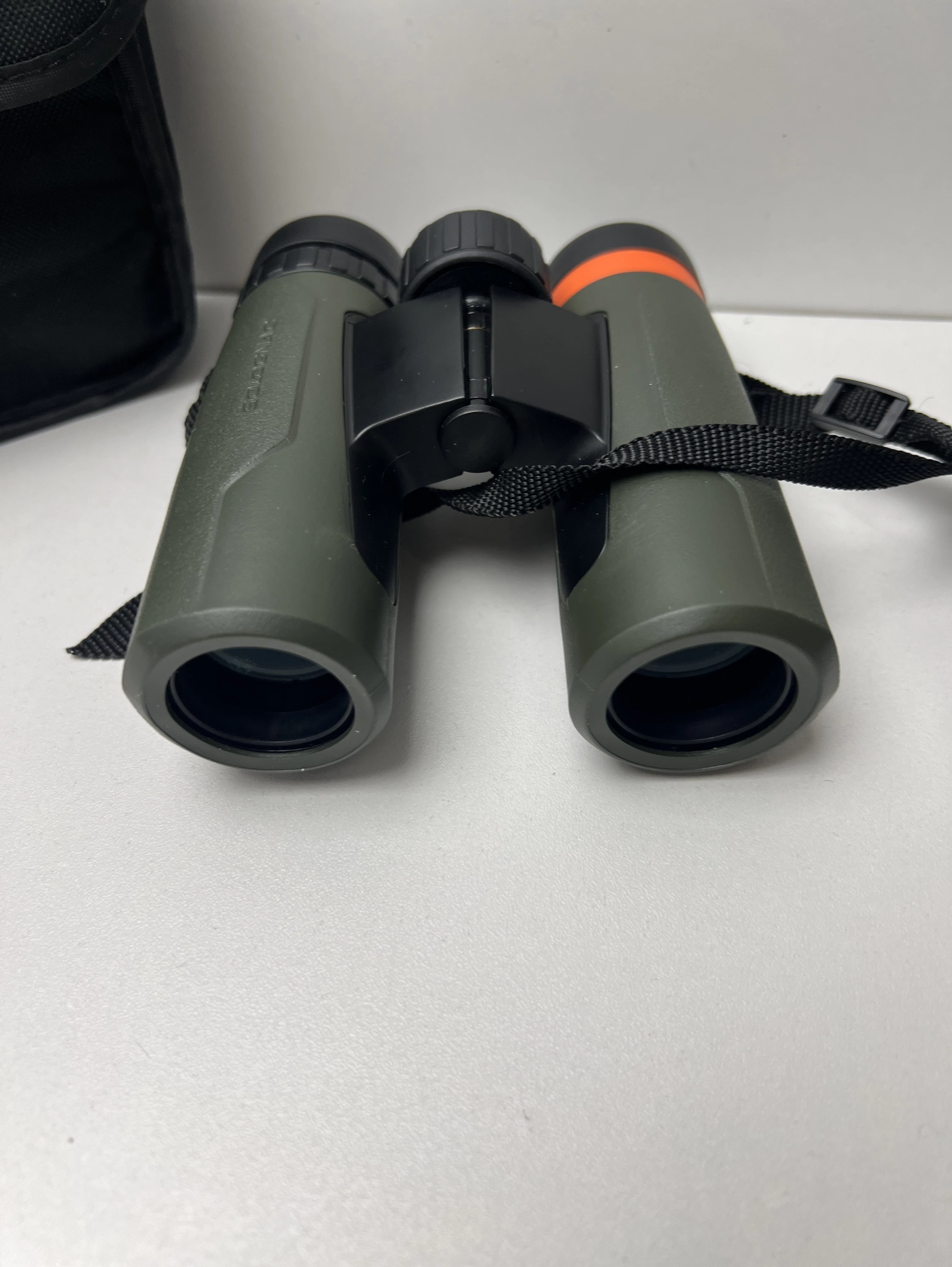 solognac-lornetka-10x26-stan-11323-238058