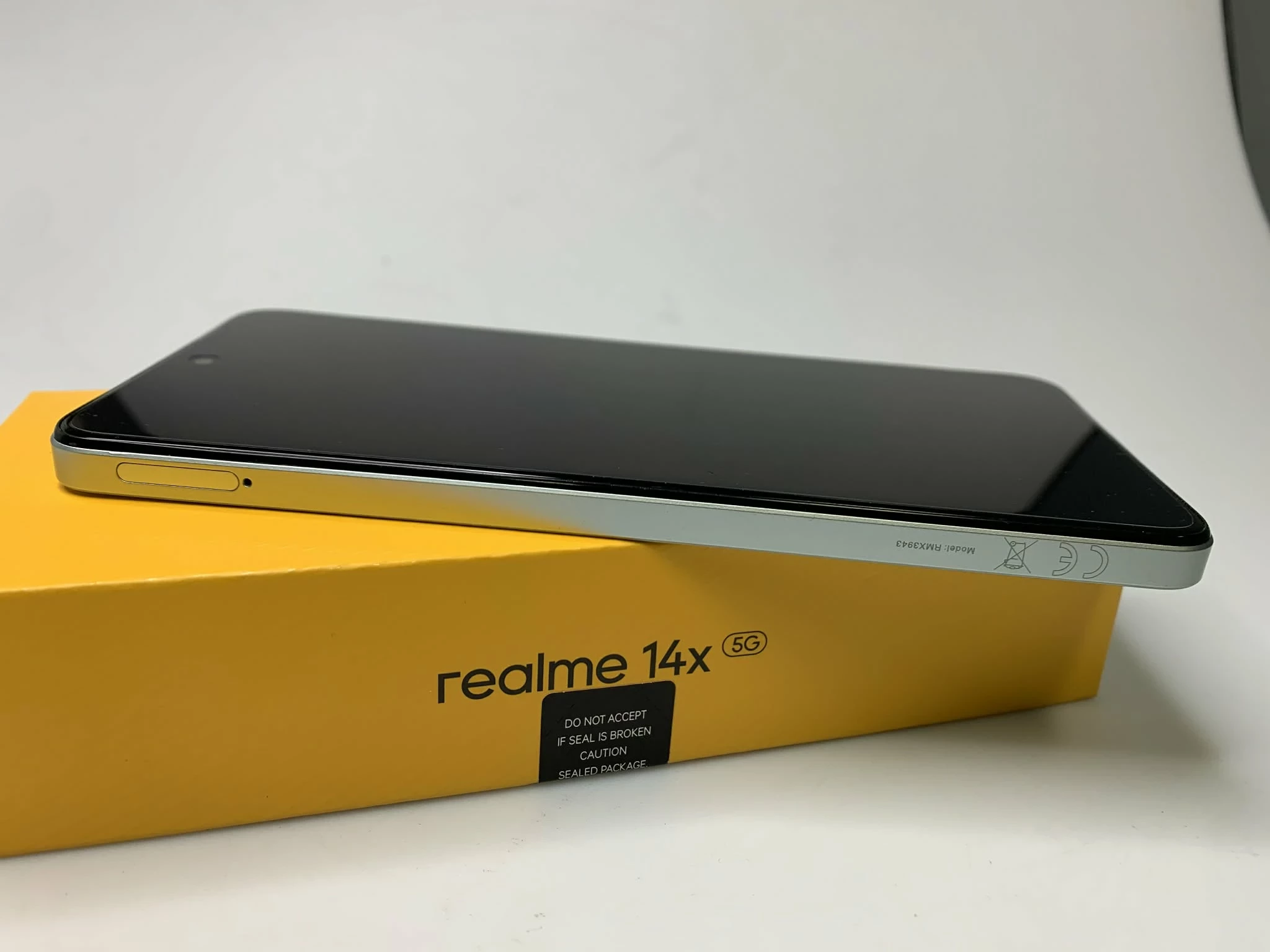 telefon-realme-14x-6128gb-kod-producenta-rmx3943