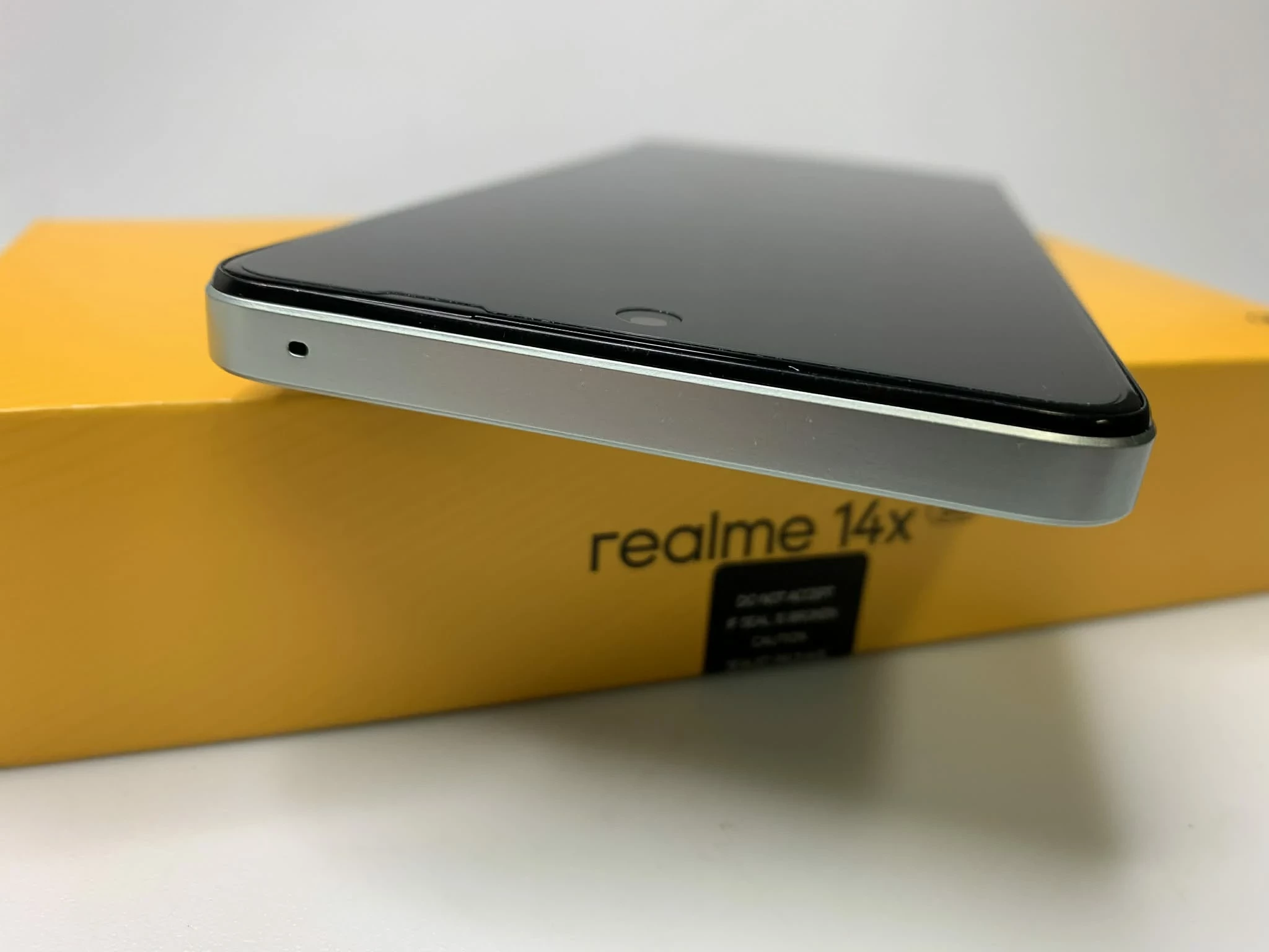 telefon-realme-14-x-wbudowana-pamiec-202869-214189