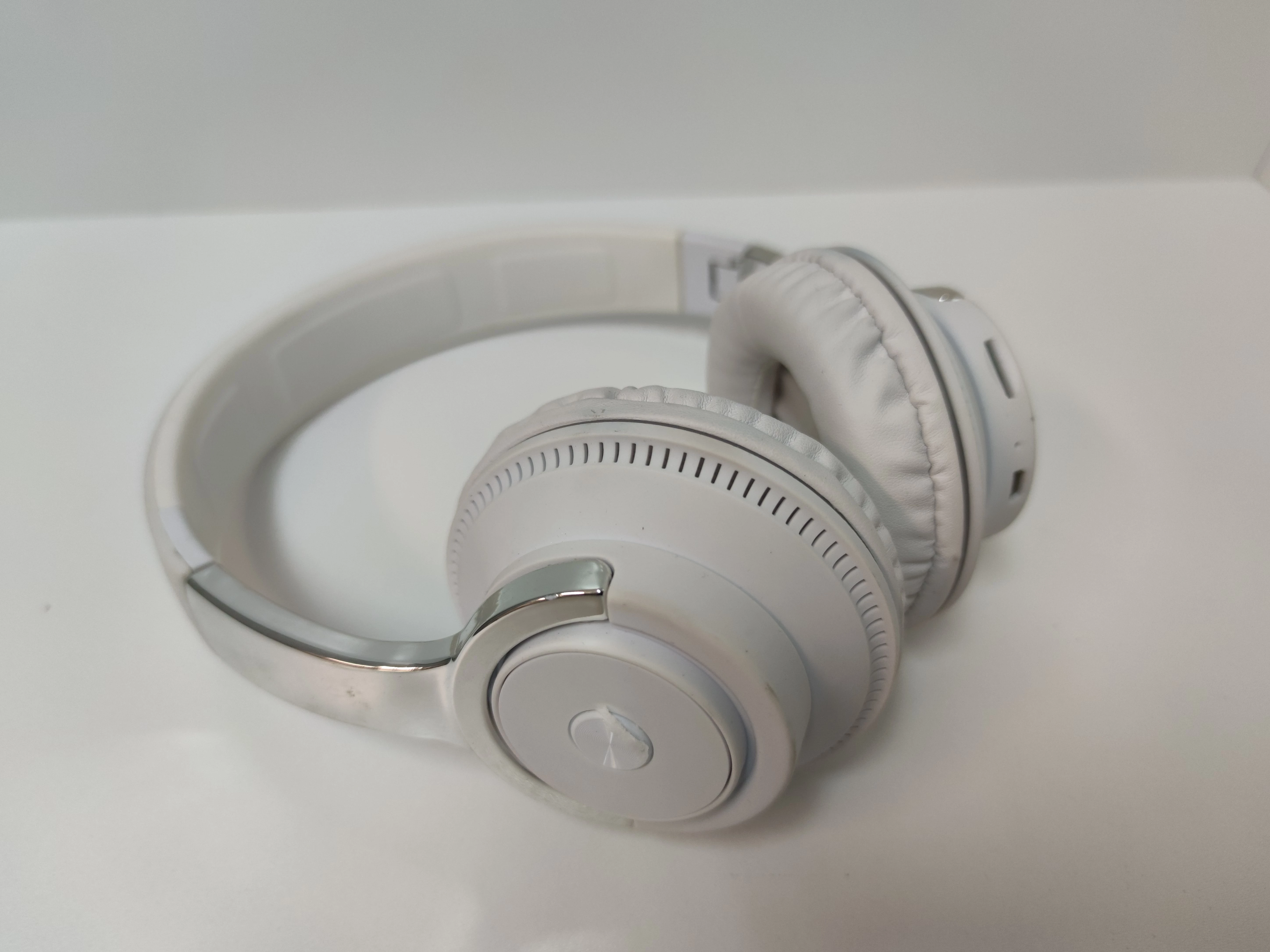 sluchawki-bezprzewodowe-bluetooth-h2-transmisja-sygnalu-203713-217785