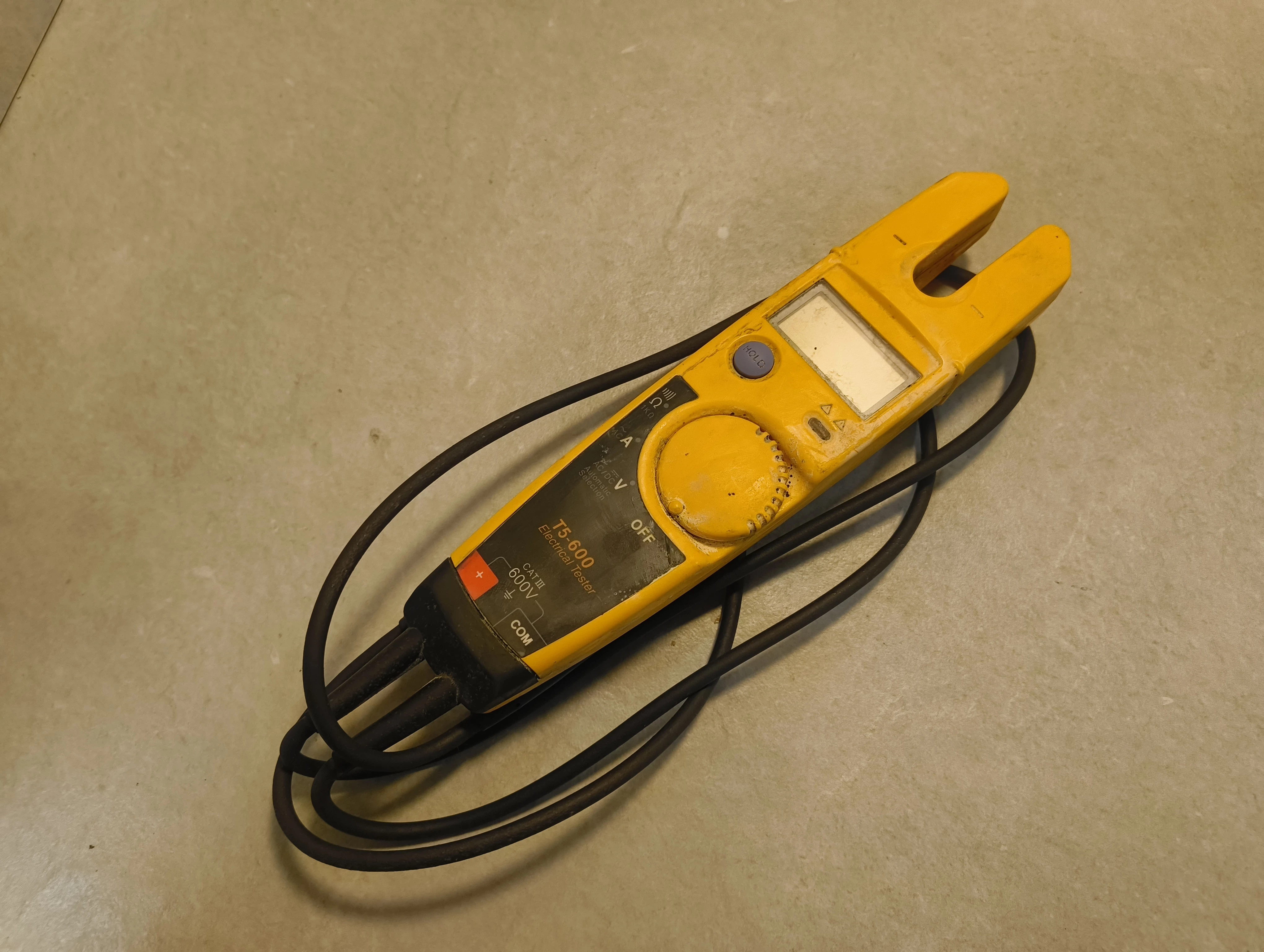 tester-napiecia-ciaglosci-i-natezenia-pradu-fluke-t5-600-osiedle-niepodleglosci-1-krakow