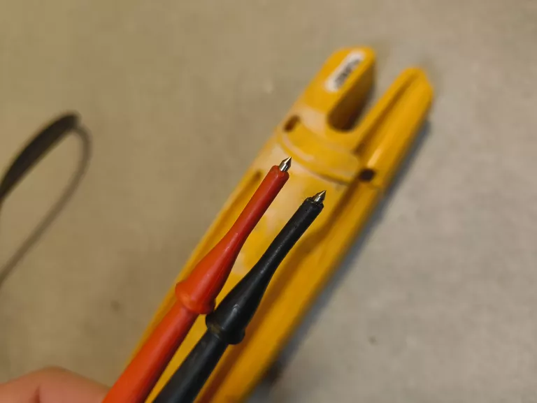 tester-napiecia-ciaglosci-i-natezenia-pradu-fluke-t5-600-rodzaj-248275-1786197