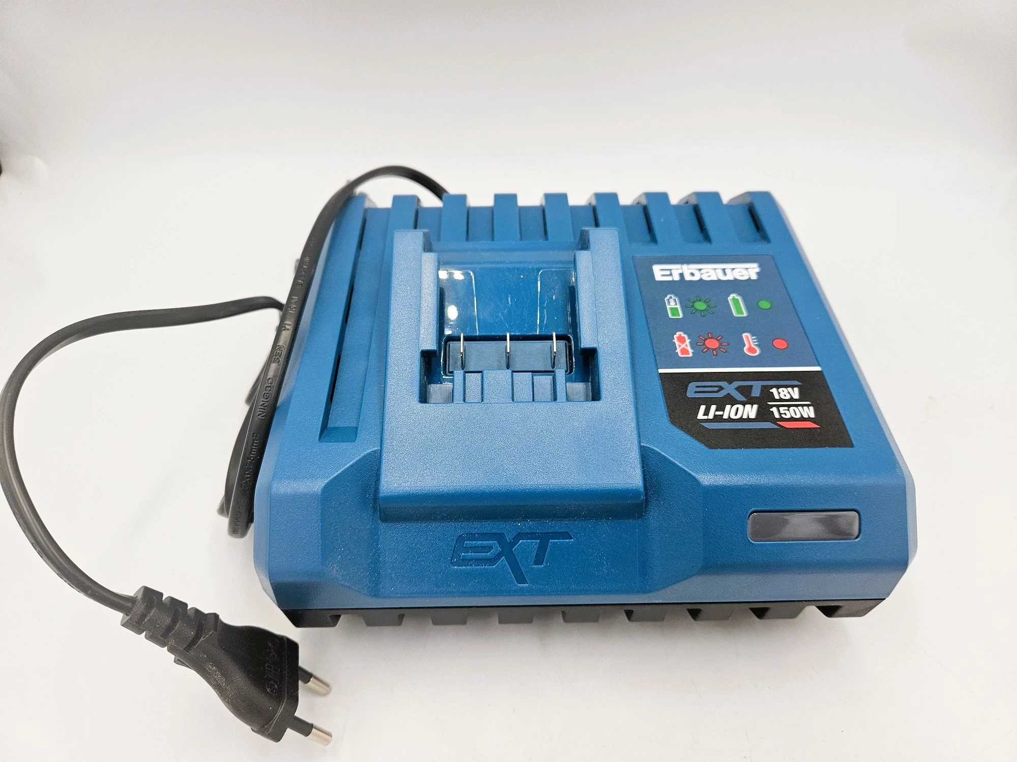 ladowarka-erbauer-erb1101chr-ext-18v-li-ion-saturna-41-glogow