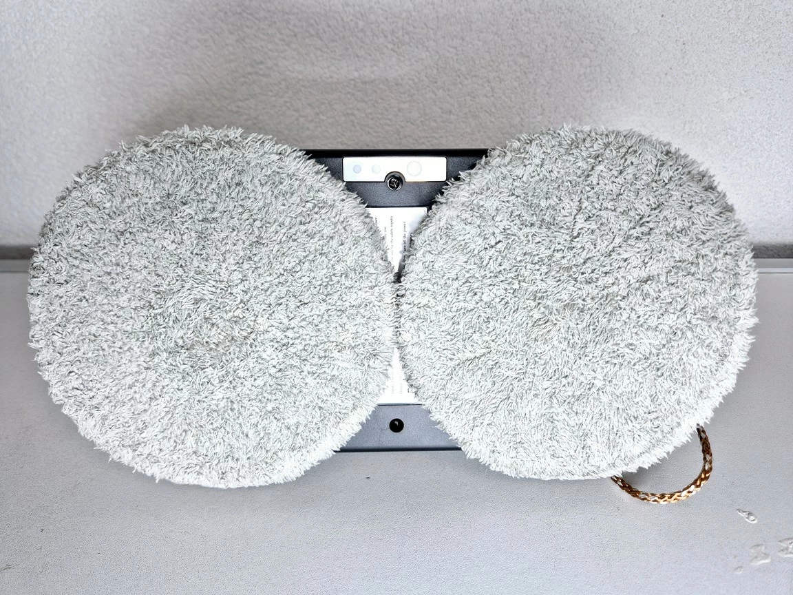 inteligentny-robot-do-mycia-szyb-i-okien-model-cl1