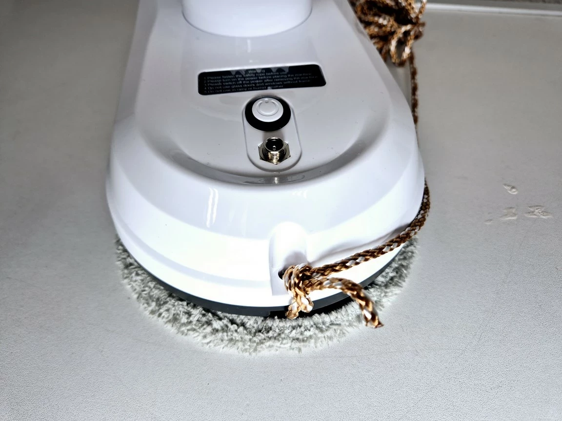 inteligentny-robot-do-mycia-szyb-i-okien-czujniki-205846-1