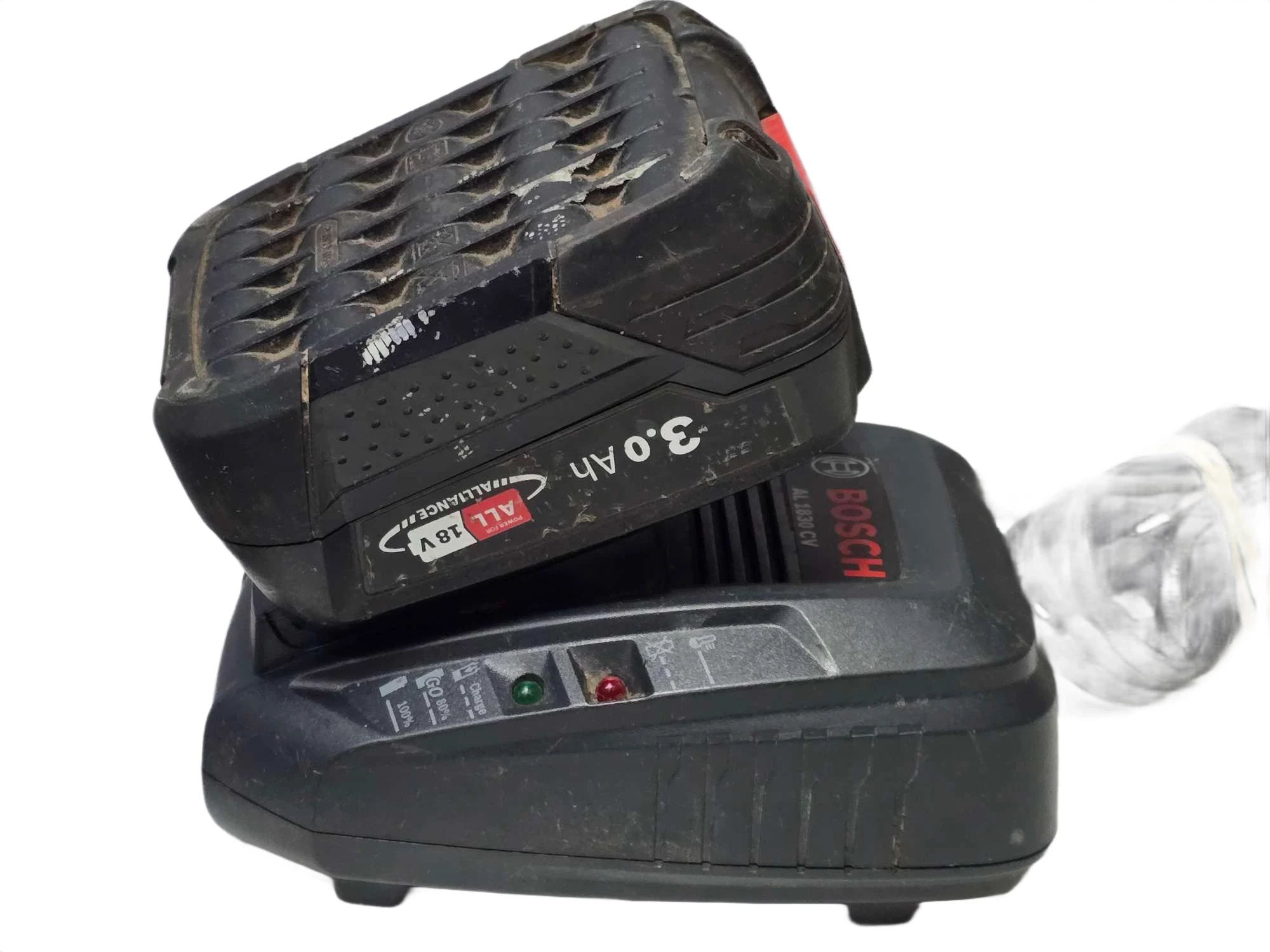 szybka-ladowarka-cyfrowa-bosch-144-18v-al-1830-cv-aku-18v-30ah-waga-produktu-z-opakowaniem-jednostkowym-056