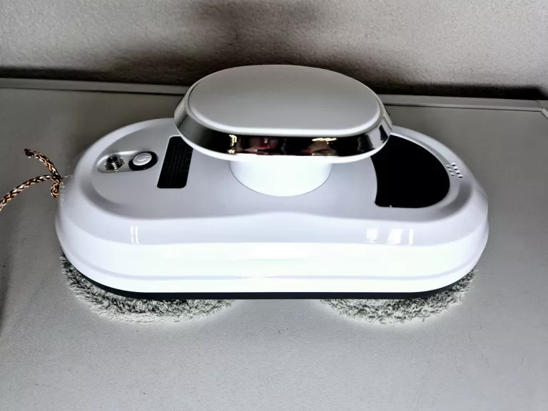 inteligentny-robot-do-mycia-szyb-i-okien-stan-11323-2