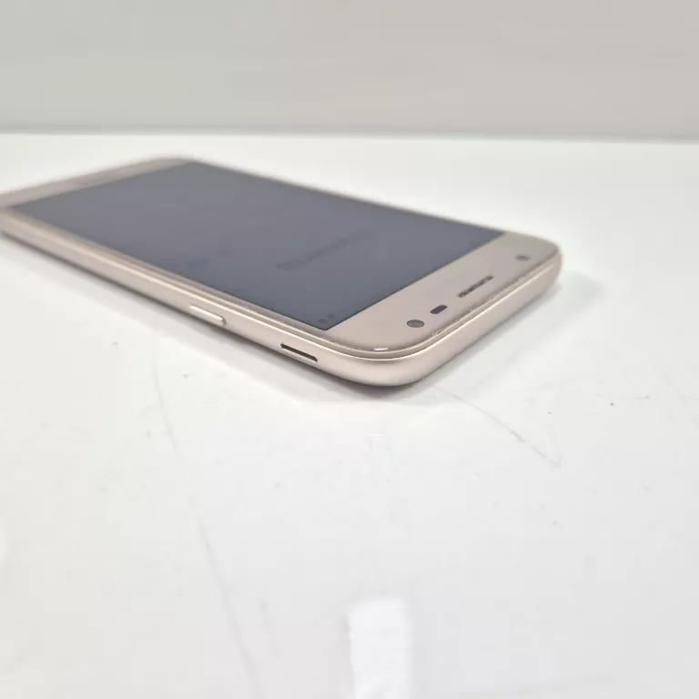 telefon-samsung-galaxy-j3-216gb-zloty-przekatna-ekranu-500