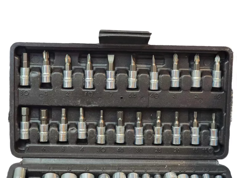 zestaw-bitow-i-nasadek-z-grzechotka-46pcs-stan-11323-2