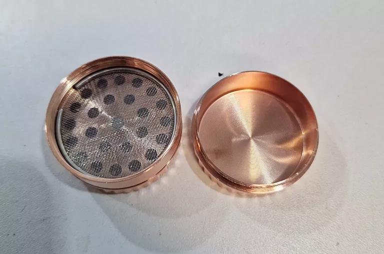 grinder-ocb-kraszer-mlynek-do-ziol-tytoniu-suszu-stan-11323-1