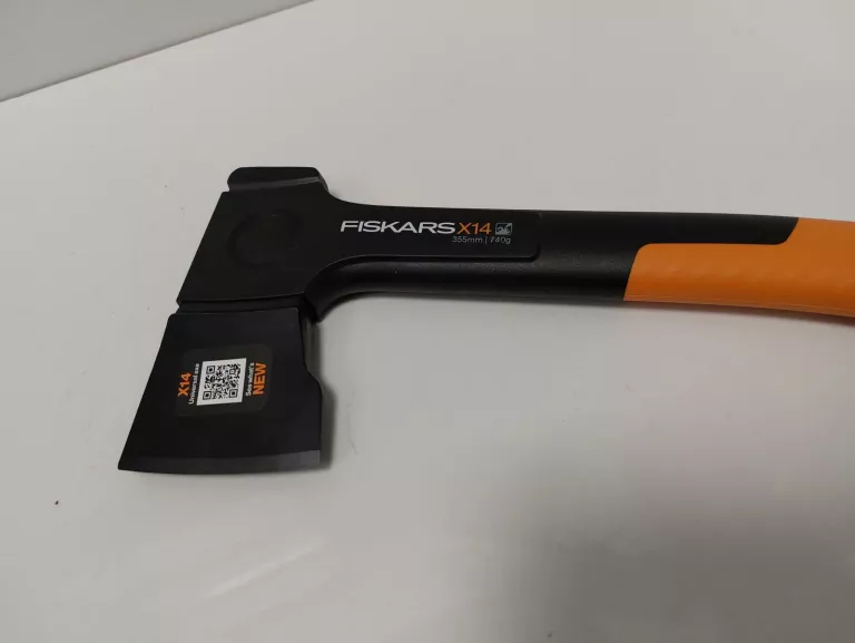 siekierka-fiskars-x14-marka-248811-950430