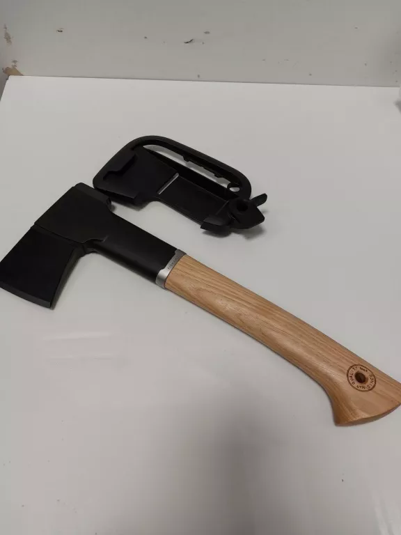 siekiera-fiskars-siekiera-ciesielska-n7-kurniki-6-krakow