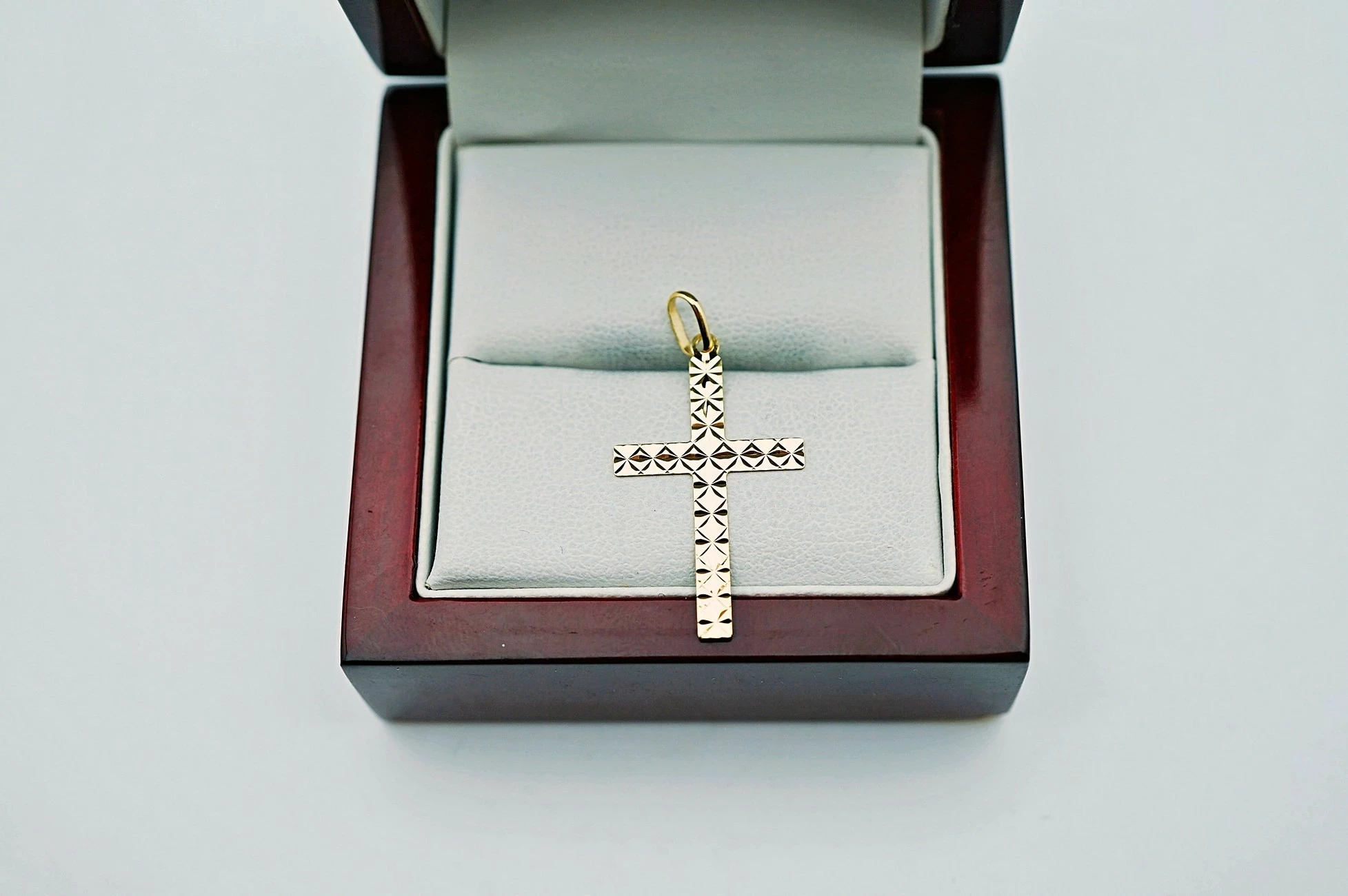 sliczny-zloty-krzyzyk-pr333-8k-052g-bukowska-118-poznan