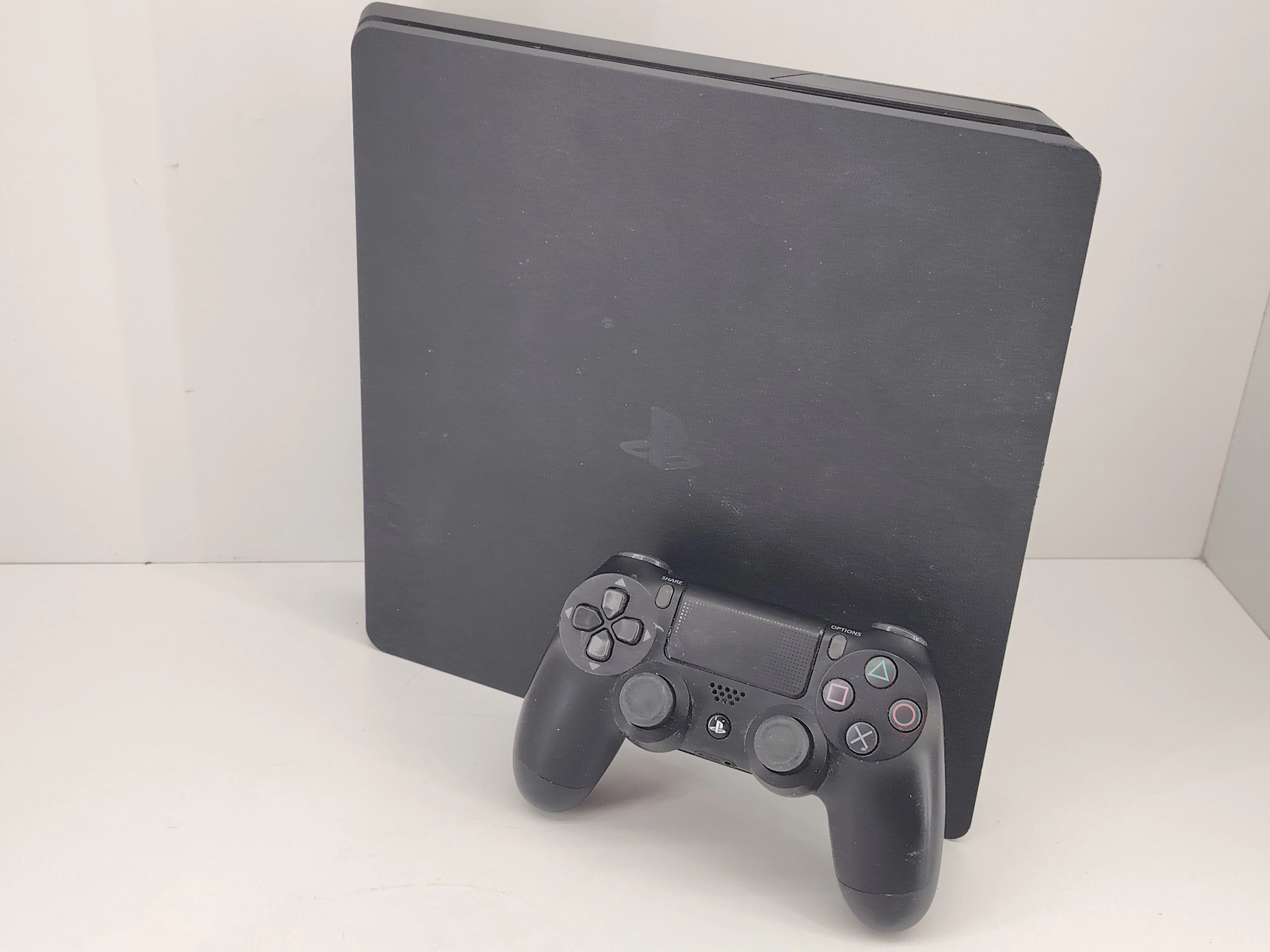 konsola-ps4-slim-2-pady-kabel-zas-aleja-wolnosci-15b-czestochowa-sj