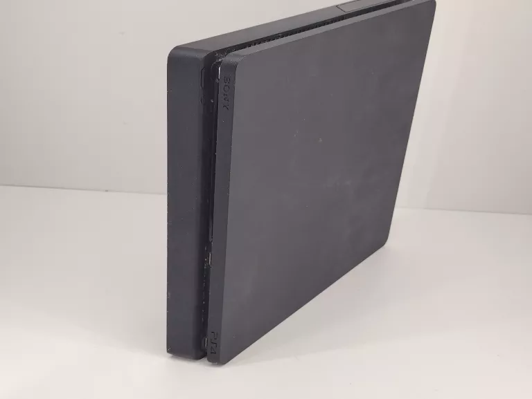 konsola-ps4-slim-2-pady-kabel-zas-stan-11323-2