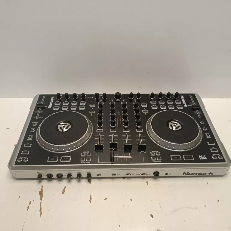 kontroler-dj-numark-n4-kolor-249512-1647413
