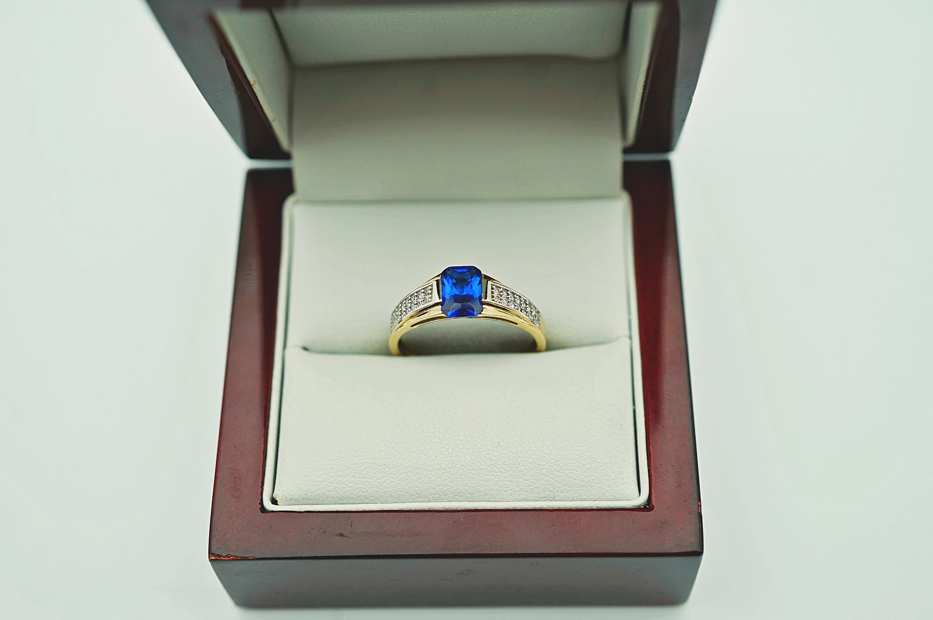 zloty-pierscionek-z-niebieska-cyrkonia-pr333-8k-r17-226g-rodzaj-2205-2