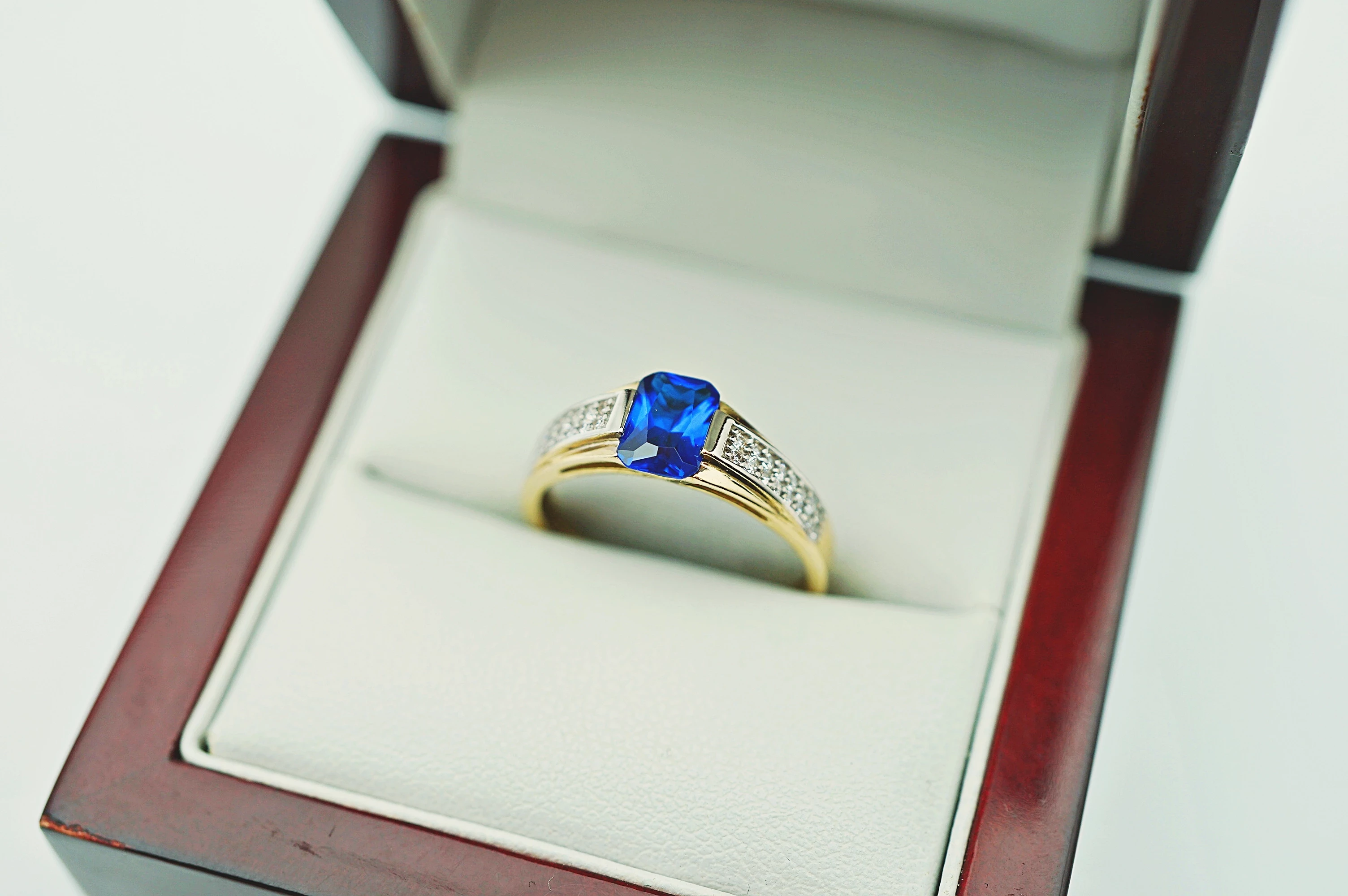 zloty-pierscionek-z-niebieska-cyrkonia-pr333-8k-r17-226g-glogowska-160-poznan