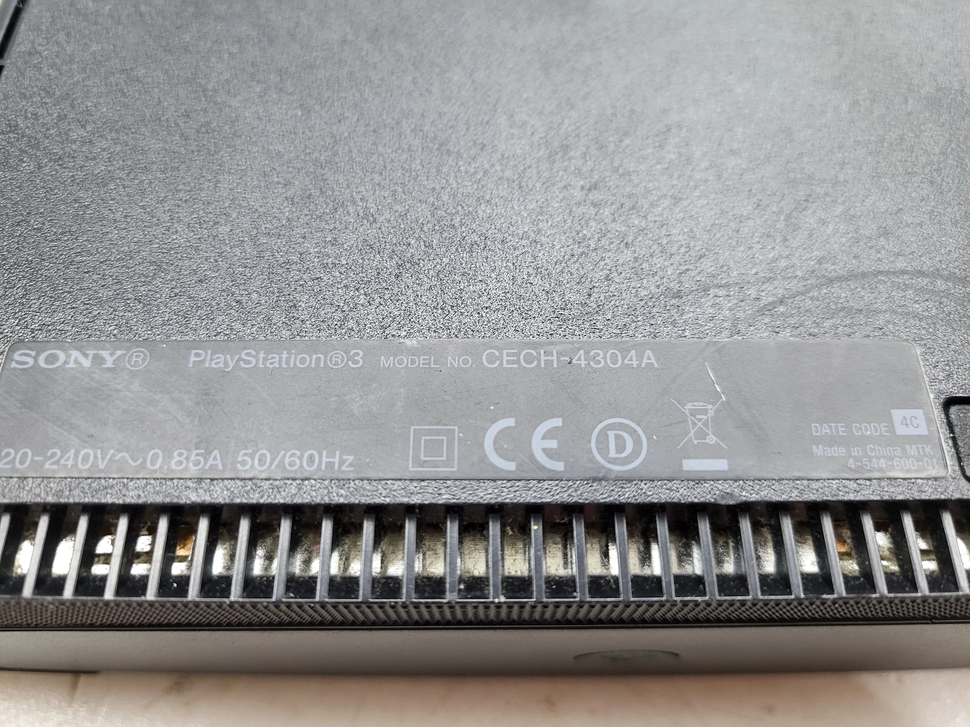 konsola-ps3-superslim-12gb-brak-pada-kolor-249512-1647413