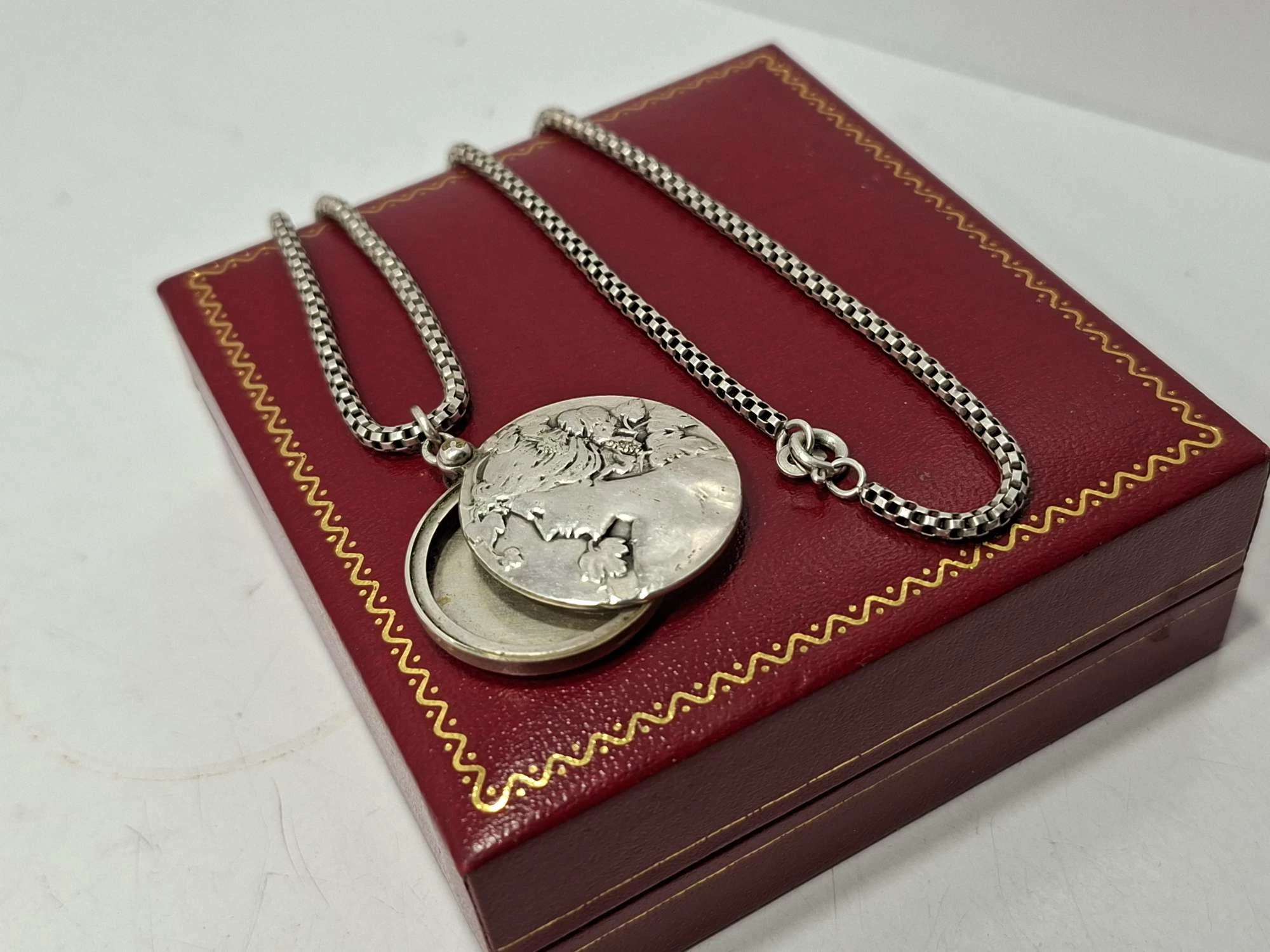 doskonaly-srebrny-lancuszek-z-medalikem-na-zdj-1709g925-bielska-45-plock