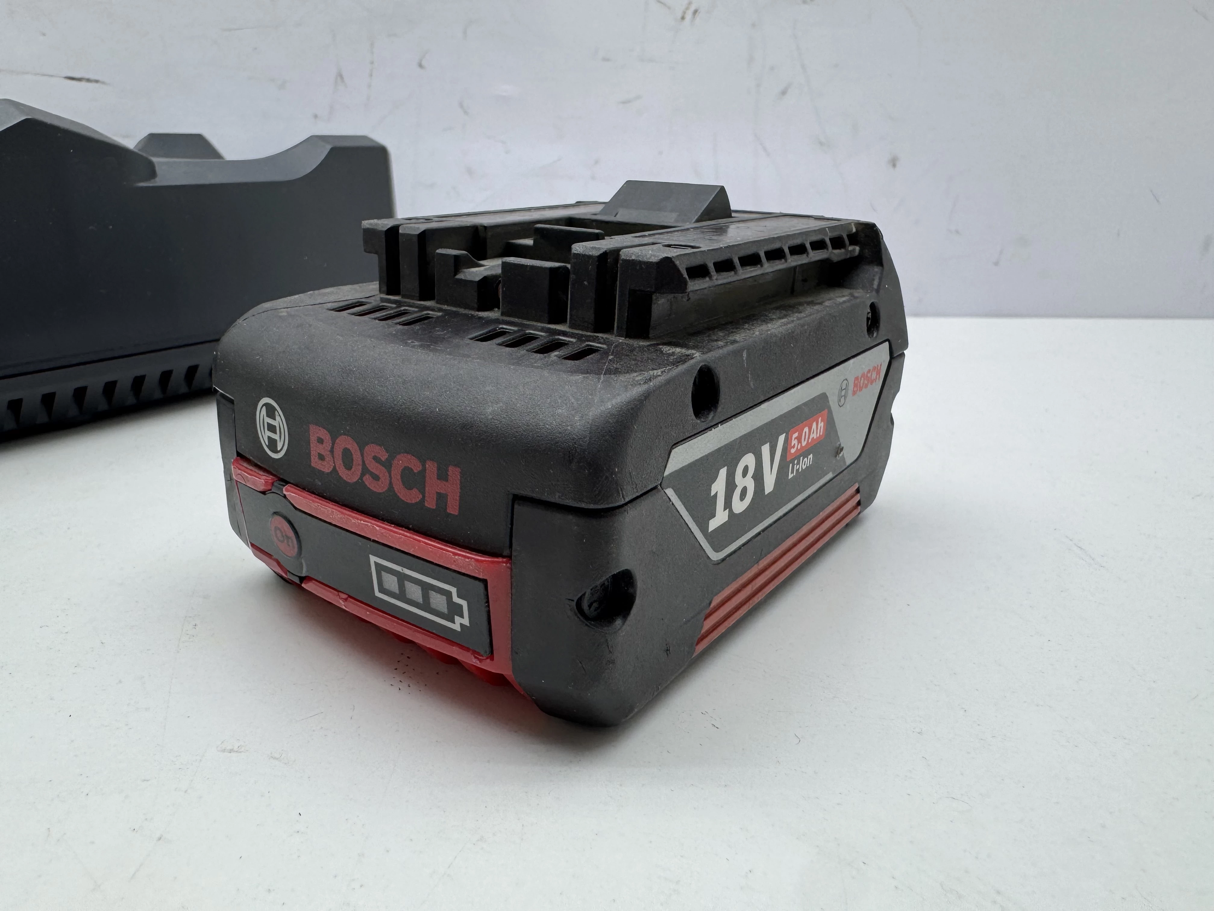 akumulator-bosch-gba-18v-5ah-ladowarka-bosch-gal-18v-40-ean-gtin-3165140791649