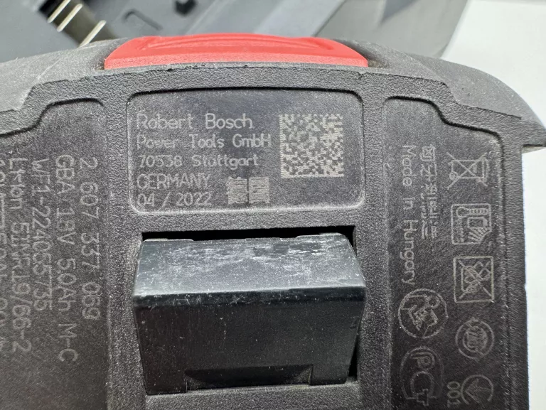 akumulator-bosch-gba-18v-5ah-ladowarka-bosch-gal-18v-40-stan-11323-2