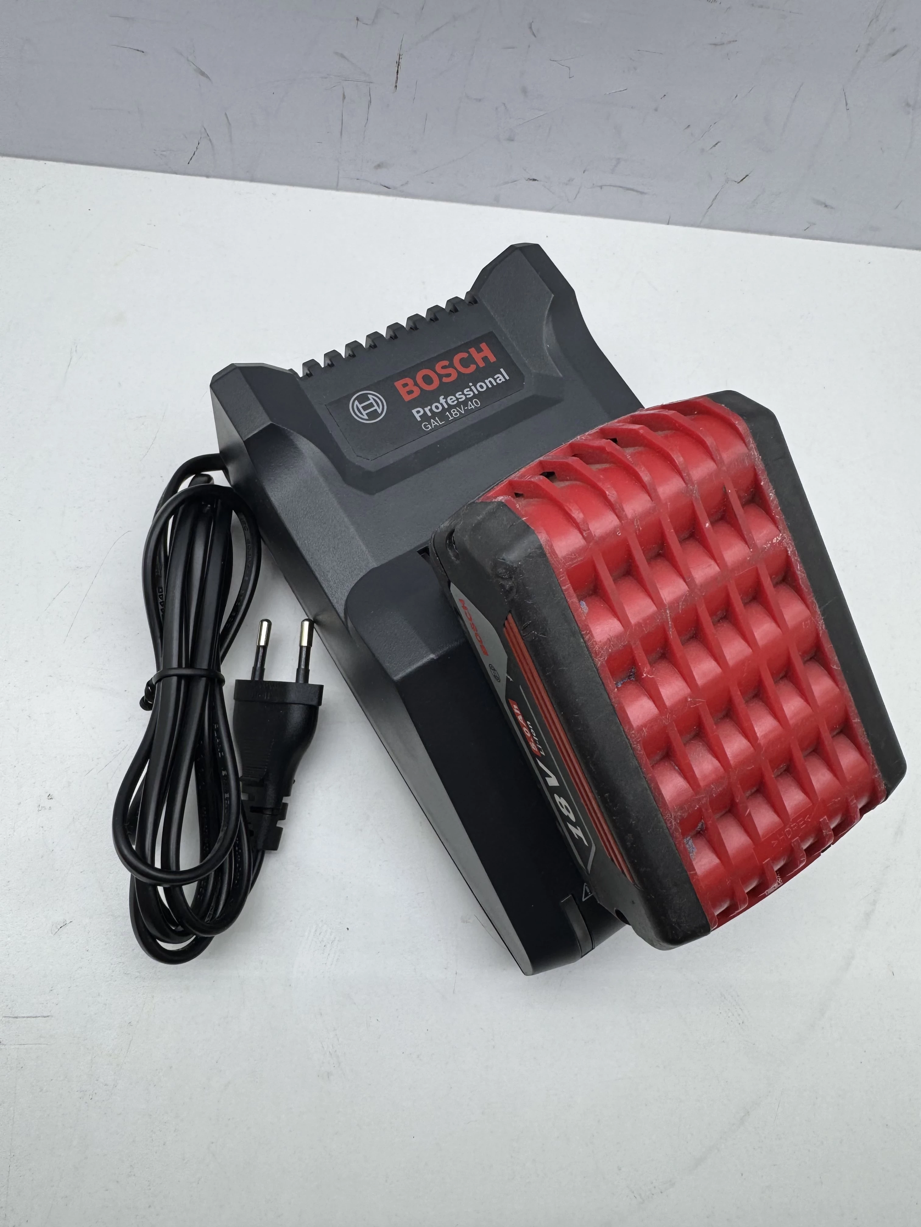 akumulator-bosch-gba-18v-5ah-ladowarka-bosch-gal-18v-40-napiecie-v-128551-6