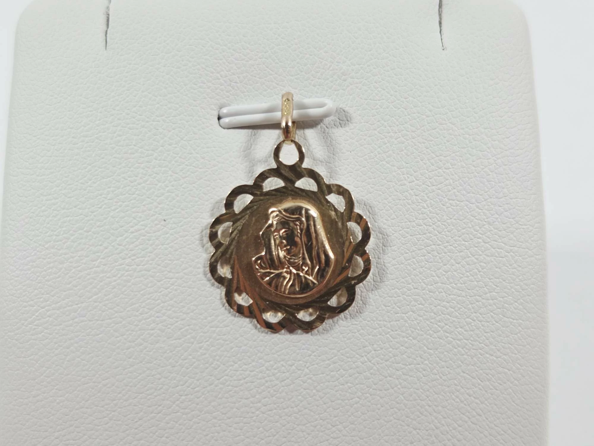 zlota-zawieszka-matka-boska-585-197g-cechy-207006-4