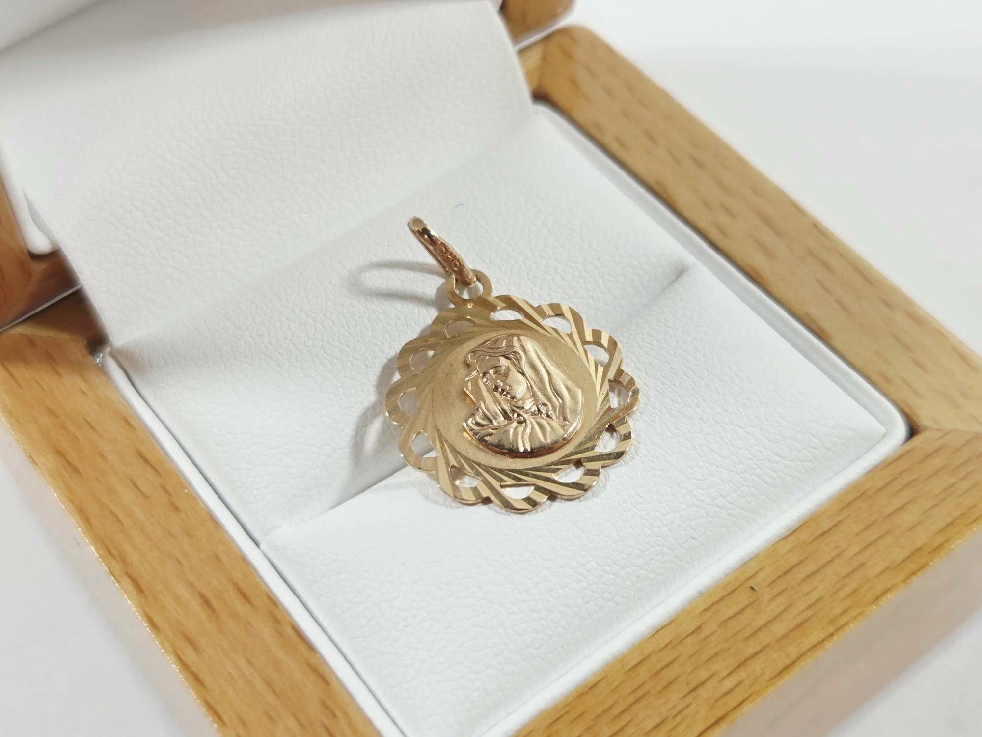 zlota-zawieszka-matka-boska-585-197g-stan-11323-2